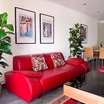 Waterfront Am Main, 15 Min Frankfurt Airport, Terrasse, Free Parking 아파트