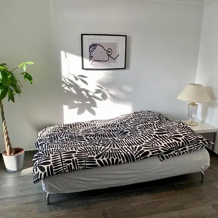 Modernes Wasserfront Wohnung, Terrasse, Parkplatz