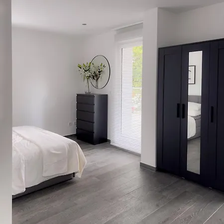 アパート Modernes Wasserfront Wohnung, Terrasse, Parkplatz *
