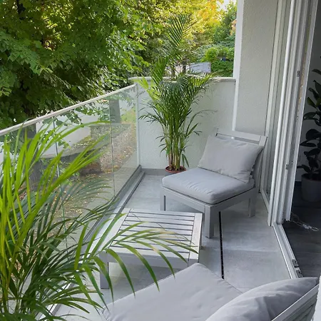 Waterfront Am Main, 15 Min Frankfurt Airport, Terrasse, Free Parking Lejlighed *