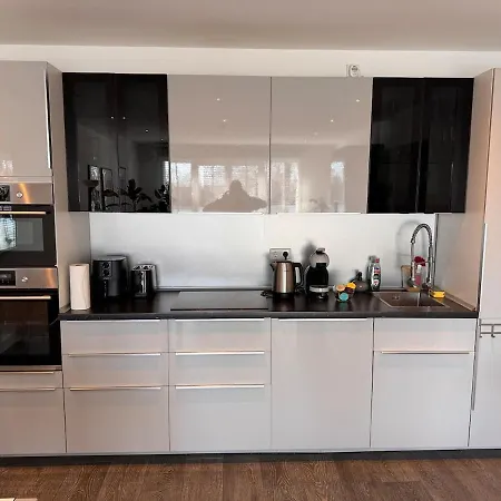 Modernes Wasserfront Wohnung, Terrasse, Parkplatz Apartment Floersheim am Main