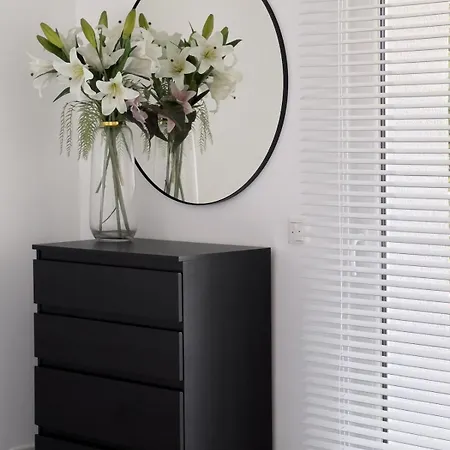 Modernes Wasserfront Wohnung, Terrasse, Parkplatz * Floersheim am Main