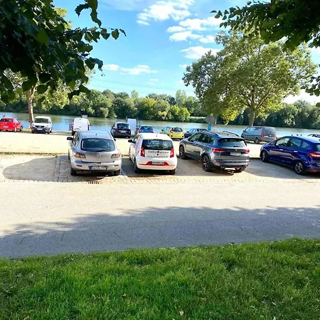 Апартаменты Modernes Wasserfront Wohnung, Terrasse, Parkplatz *