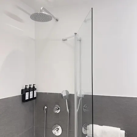 Modernes Wasserfront Wohnung, Terrasse, Parkplatz * Floersheim am Main