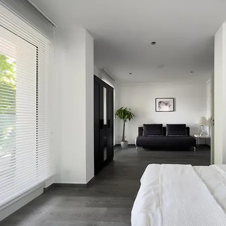 Modernes Wasserfront Wohnung, Terrasse, Parkplatz Apartment Floersheim am Main