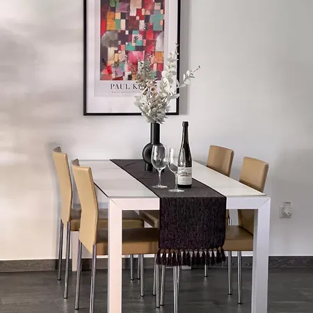 Modernes Wasserfront Wohnung, Terrasse, Parkplatz