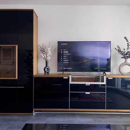 Modernes Wasserfront Wohnung, Terrasse, Parkplatz Апартаменты