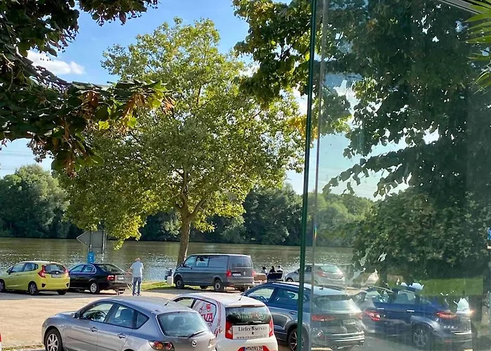 Modernes Wasserfront Wohnung, Terrasse, Parkplatz Apartmán *