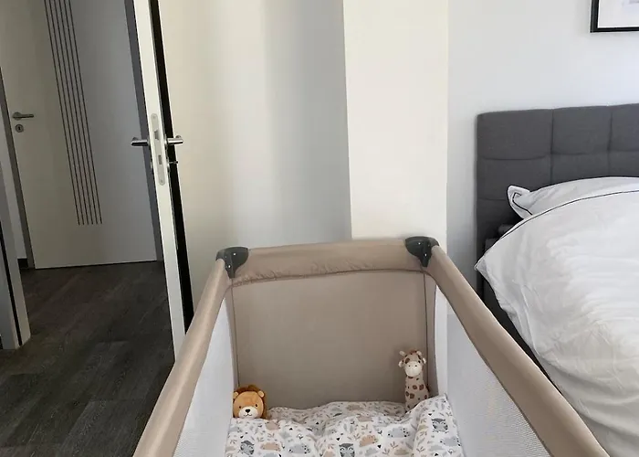 Apartmán Modernes Wasserfront Wohnung, Terrasse, Parkplatz *