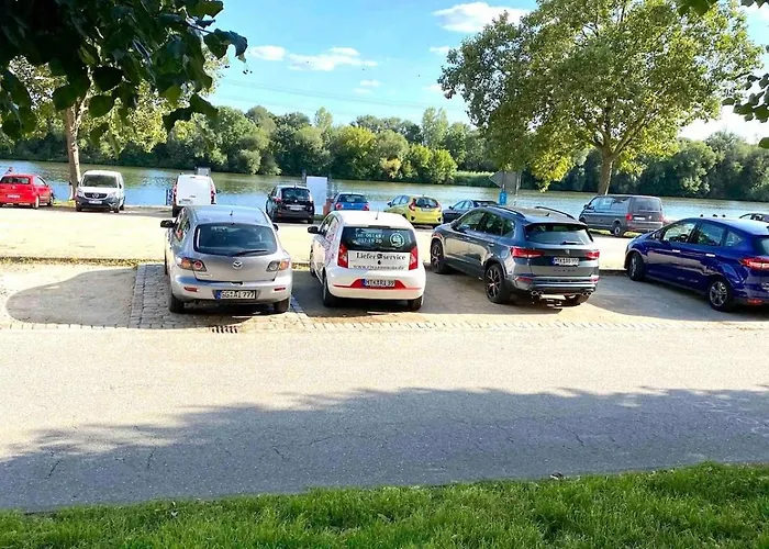 Apartman Modernes Wasserfront Wohnung, Terrasse, Parkplatz *