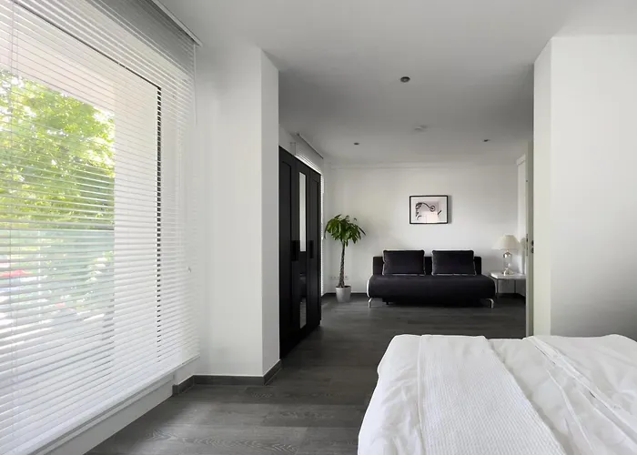 Modernes Wasserfront Wohnung, Terrasse, Parkplatz Apartman Flörsheim am Main