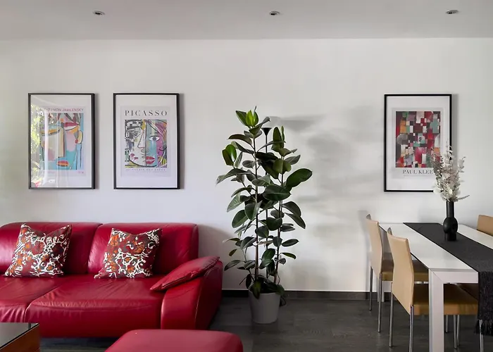 Modernes Wasserfront Wohnung, Terrasse, Parkplatz Apartman