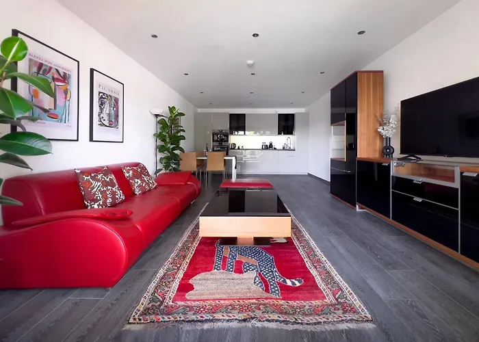 Modernes Wasserfront Wohnung, Terrasse, Parkplatz Apartman Flörsheim am Main